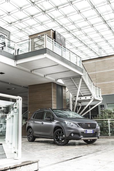 Peugeot SUV 2008 Black Matt e sei alla moda Peugeot SUV 2008 Black Matt e sei alla moda