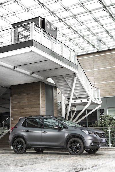 Peugeot SUV 2008 Black Matt e sei alla moda Peugeot SUV 2008 Black Matt e sei alla moda