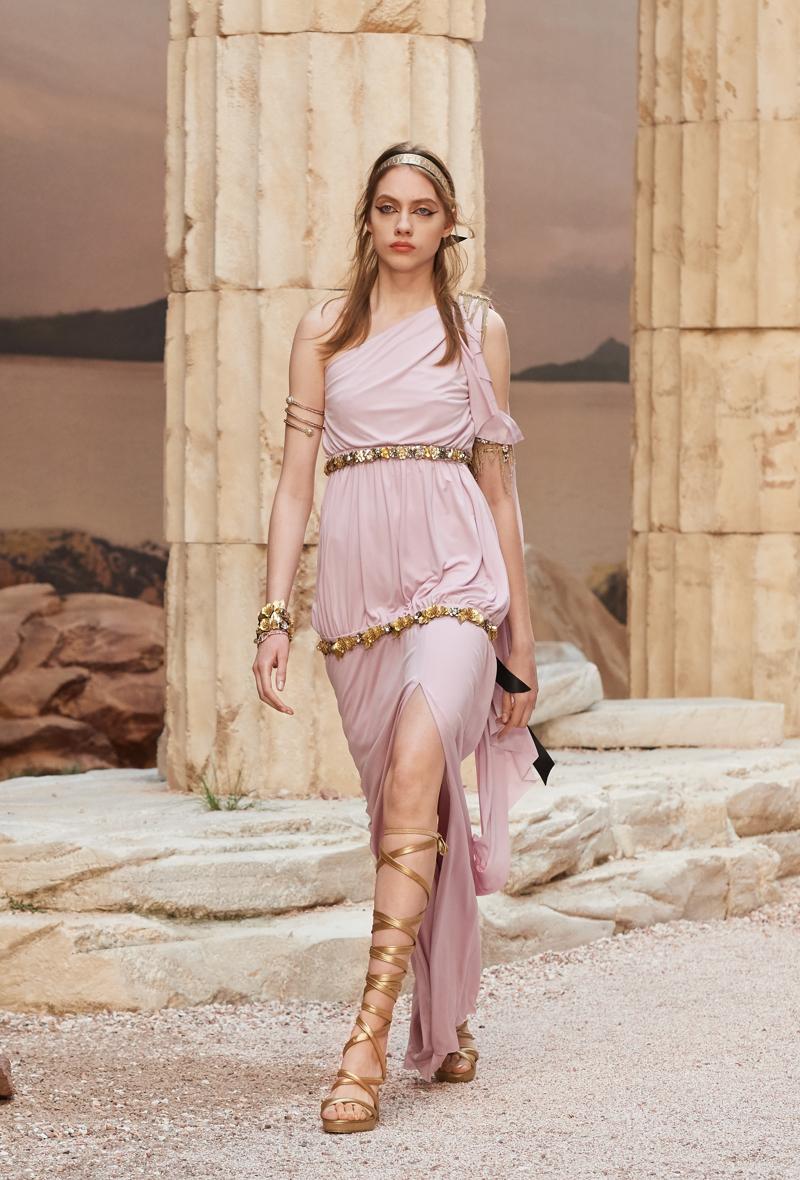 Chanel, la collezione cruise 2017/18 ispirata alla Grecia antica