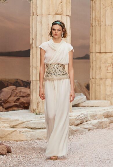 Chanel, la collezione cruise 2017/18 ispirata alla Grecia antica
