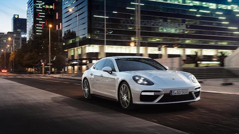 Porsche Panamera Turbo S E-Hybrid : una vera sportiva da 680 CV Porsche Panamera Turbo S E-Hybrid : una vera sportiva da 680 CV