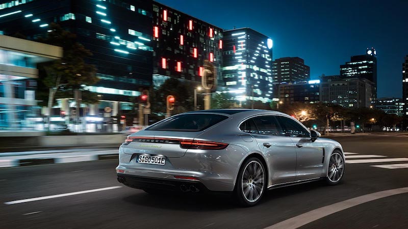 Porsche Panamera Turbo S E-Hybrid : una vera sportiva da 680 CV Porsche Panamera Turbo S E-Hybrid : una vera sportiva da 680 CV