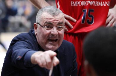L’Olimpia Milano vince il derby con Cantù: ora Capo d’Orlando nei playoff