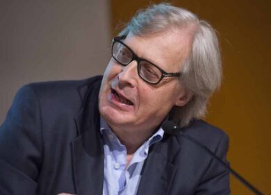 “Totti? Non era morto? Lo porterò con me per musei” Sgarbi scatenato