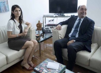 Rogo Pomezia, la lite Raggi-Zingaretti finisce a pesci in faccia