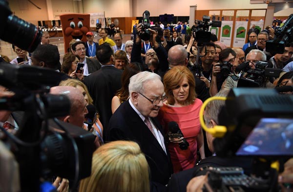 Buffett e i consigli alla moglie. Così l’Oracolo smentisce se stesso