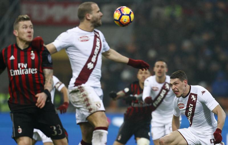 Belotti al Milan, tifosi rossoneri scatenati. #belottialmilan è BELOTTIMANIA Belotti al Milan, tifosi rossoneri scatenati. #belottialmilan è BELOTTIMANIA