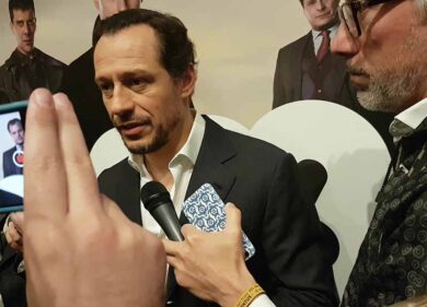 Stefano Accorsi racconta 1993 che parte su Sky. ECCO IL VIDEO