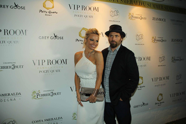 Pamela Anderson e Julian Assange fidanzati Pamela Anderson e Julian Assange fidanzati