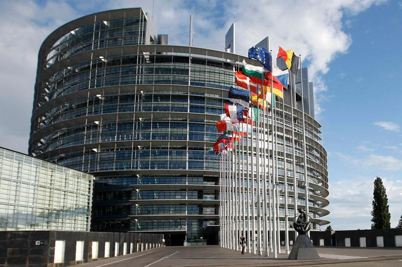 Agenzia del Farmaco a Strasburgo, eurodeputati a Bruxelles? Milano trema Agenzia del Farmaco a Strasburgo, eurodeputati a Bruxelles? Milano trema