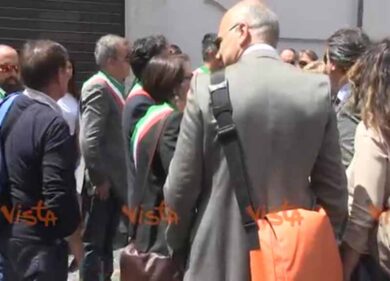 No Tap, sindaci pugliesi manifestano davanti Montecitorio con Emiliano