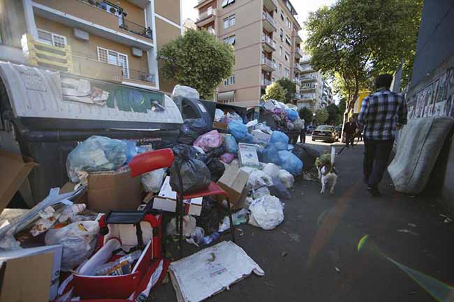 Rifiuti a Roma: oltre 6 milioni di ratti nella capitale di Topolandia