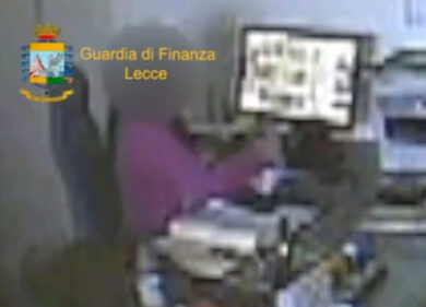 Lecce, arrestata presidente antiracket. Coinvolti 2 funzionari e un assessore