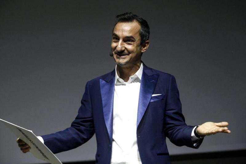 Nicola Savino lascia la Rai e sbarca a Mediaset. E Giletti a Domenica Live Nicola Savino lascia la Rai e sbarca a Mediaset. E Giletti a Domenica Live