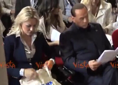 Berlusconi alla presentazione del Movimento animalista