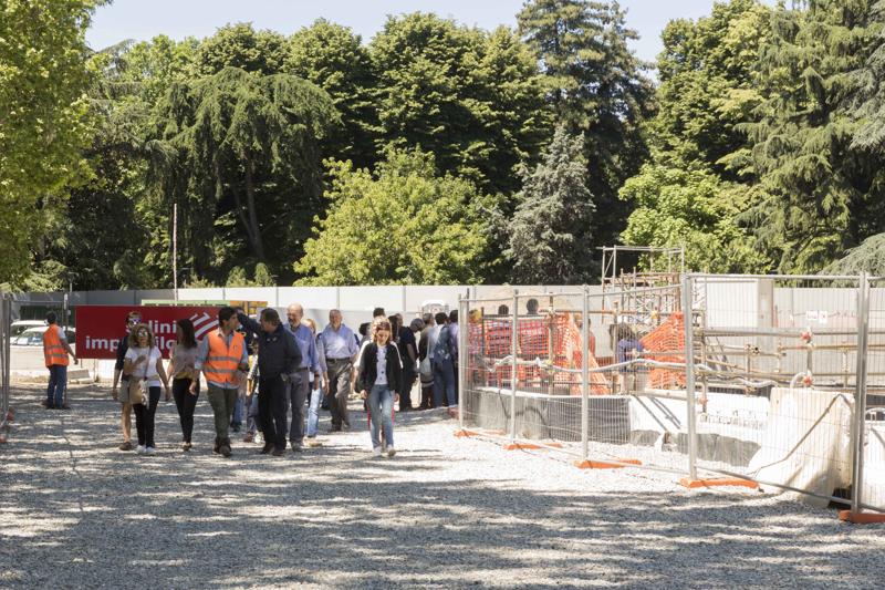 M4, per la prima volta 1500 cittadini scendono le scale della stazione Susa M4, per la prima volta 1500 cittadini scendono le scale della stazione Susa