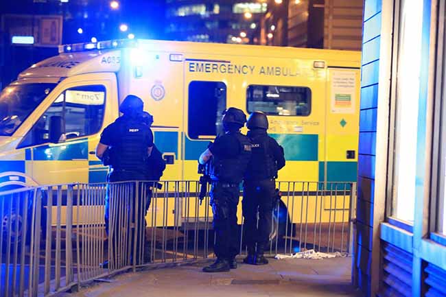 Manchester, attentato al concerto di Ariana Grande. Tre arresti: la dinamica Manchester, attentato al concerto di Ariana Grande. Tre arresti: la dinamica