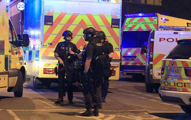 Manchester, attentato al concerto di Ariana Grande. Tre arresti: la dinamica Manchester, attentato al concerto di Ariana Grande. Tre arresti: la dinamica