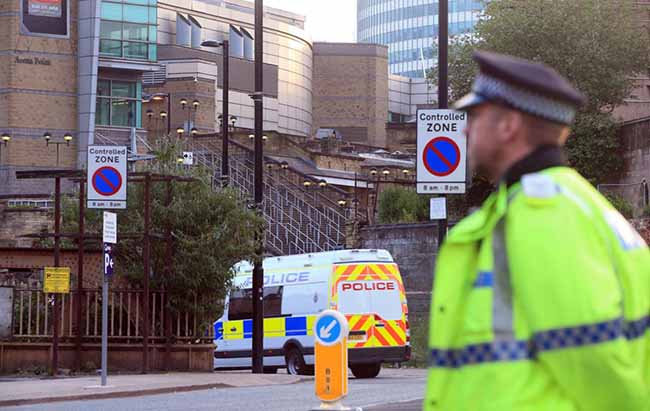 Manchester, attentato al concerto di Ariana Grande. Tre arresti: la dinamica Manchester, attentato al concerto di Ariana Grande. Tre arresti: la dinamica
