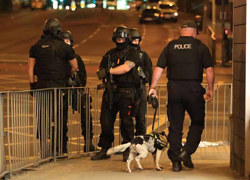 Manchester, attentato al concerto di Ariana Grande. Tre arresti: la dinamica Manchester, attentato al concerto di Ariana Grande. Tre arresti: la dinamica