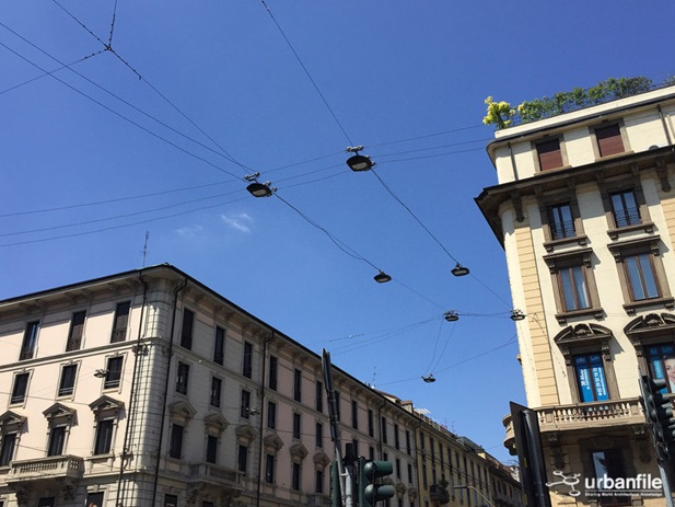 Milano, Buenos Aires: il cielo sopra il corso (e le luci messe a caso…)