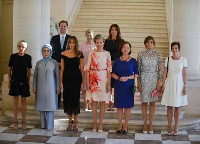 G7, Melania Trump vera star: dal caso D&G ai dispetti al marito. E Brigitte… G7, Melania Trump vera star: dal caso D&G ai dispetti al marito. E Brigitte…