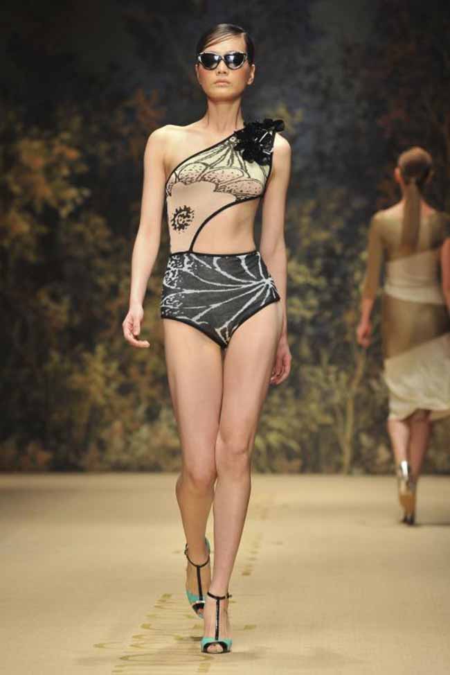 Laura Biagiotti, addio ‘Regina del cashmere’. Prima italiana a sfilare in Cina Laura Biagiotti, addio ‘Regina del cashmere’. Prima italiana a sfilare in Cina