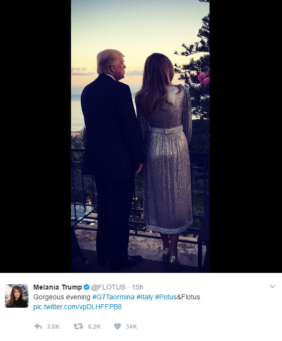 G7, Melania colpisce ancora. Foto romantica con Donald. Ma quella mano… FOTO