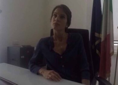 “Raggi non cadrà su Marra ma per incapacità”. Di Biase, Pd: “Merita un 2”