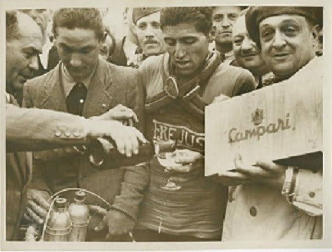 Milano e la bicicletta: Campari racconta una storia di passione Milano e la bicicletta: Campari racconta una storia di passione
