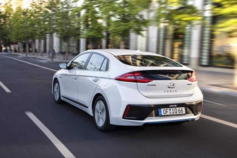Hyundai IONIQ Plug-in Hybrid 63 km in modalità elettrica Hyundai IONIQ Plug-in Hybrid 63 km in modalità elettrica