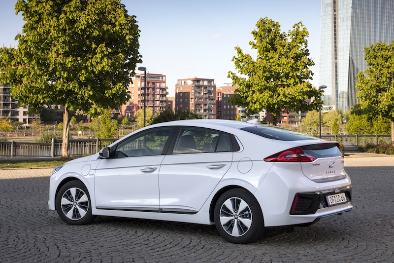 Hyundai IONIQ Plug-in Hybrid 63 km in modalità elettrica Hyundai IONIQ Plug-in Hybrid 63 km in modalità elettrica