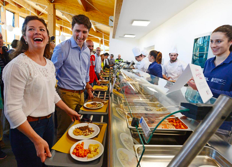 Trudeau ad Amatrice: l’abbraccio e l’amatriciana. Pirozzi: “Ripartiamo”