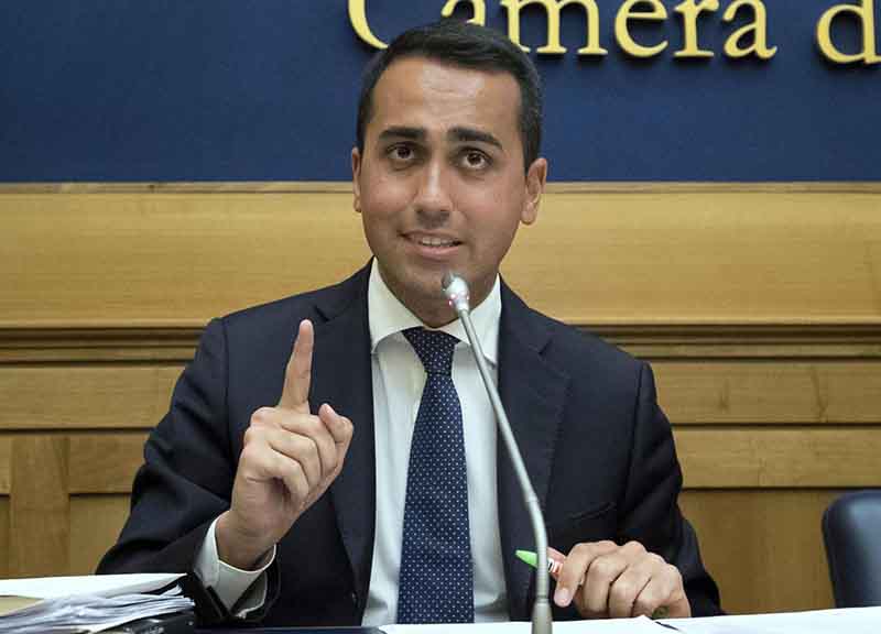 Pensioni, bufala Di Maio-M5s: “vitalizi” salvi anche votando a settembre Pensioni, bufala Di Maio-M5s: “vitalizi” salvi anche votando a settembre