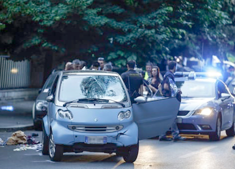 Positiva alla droga e senza patente. In Smart travolge 5 pedoni: arrestata Positiva alla droga e senza patente. In Smart travolge 5 pedoni: arrestata