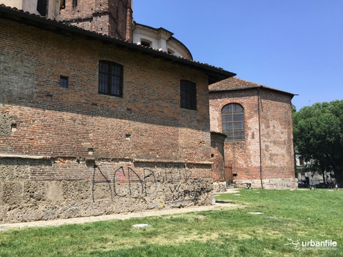 La basilica di San Lorenzo a Milano 03