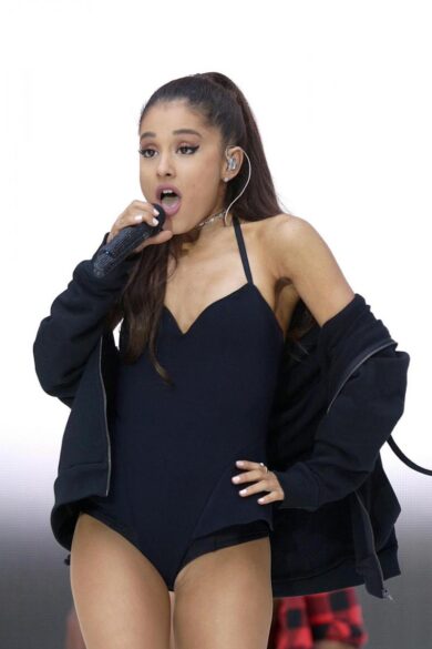 Ariana Grande torna a Manchester. Concerto con Coldplay e Justin Bieber