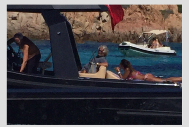 Beppe Grillo shock! Il mistero delle foto sullo yacht all’isola di Mortorio