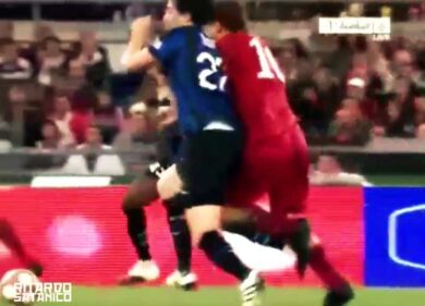 Il meglio di Totti, calcioni e fallacci da cartellino rosso