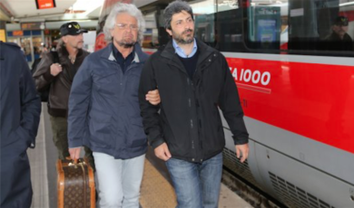 M5s, Beppe Grillo francescano ma la valigia è griffatissima