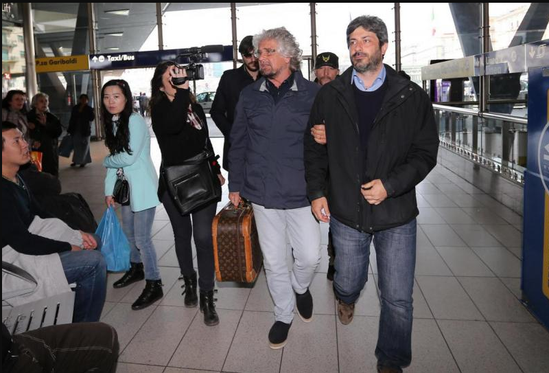M5s, Beppe Grillo francescano ma la valigia è griffatissima