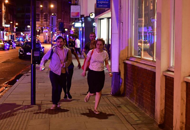Attacco a Londra, i morti sono 7. May: “Ora basta” Attacco a Londra, i morti sono 7. May: “Ora basta”