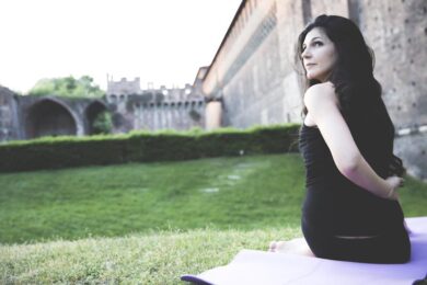 Il 21 giugno la “Yoga Fairy Night” accoglie l’estate al Castello Sforzesco