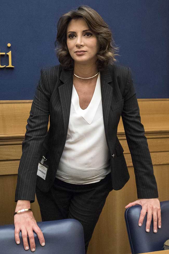 Emergenti a sinistra: ecco chi è Anna Falcone, l’anti-Boschi
