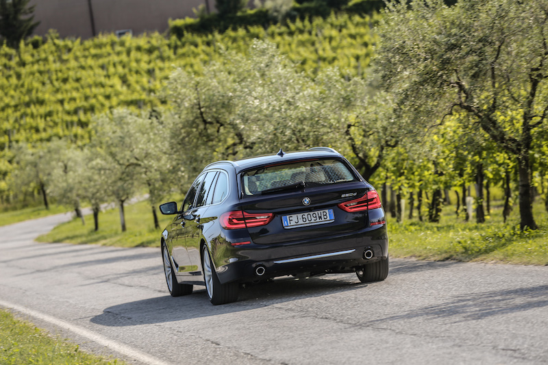 Nuova BMW Serie 5 Touring: un auto sportiva e versatile Nuova BMW Serie 5 Touring: un auto sportiva e versatile