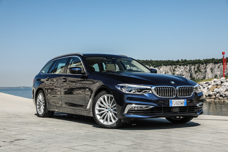 Nuova BMW Serie 5 Touring: un auto sportiva e versatile Nuova BMW Serie 5 Touring: un auto sportiva e versatile