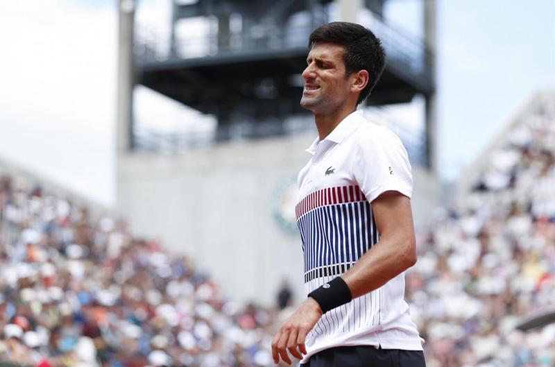 Roland Garros, Djokovic ko choc: “Pausa del tennis? Non lo escludo”