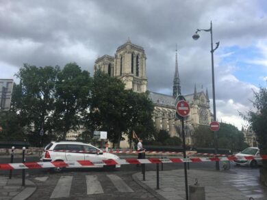 Notre Dame: l’aggressore era giornalista. C’è il video del giuramento a Isis