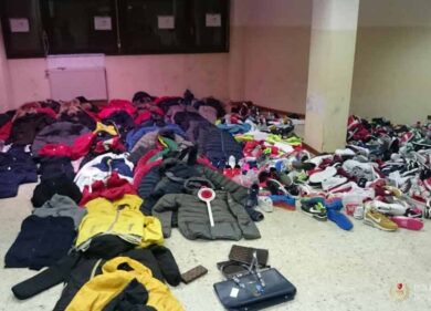 Scoperta produzione di merce contraffatta. Migliaia di pezzi con marchi falsi