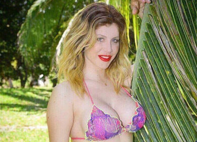 Isola dei Famosi, Paola Caruso “faccio sesso se mi portate una pizza”